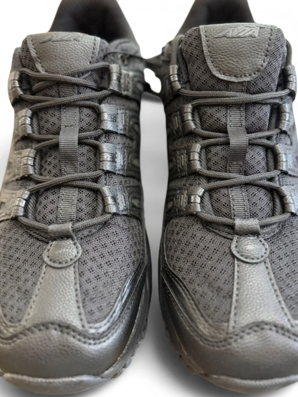 Avia brand new